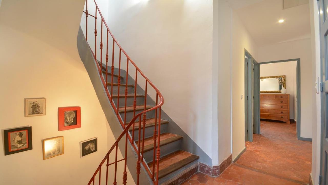 L'Escalier Rouge Arles Exterior foto